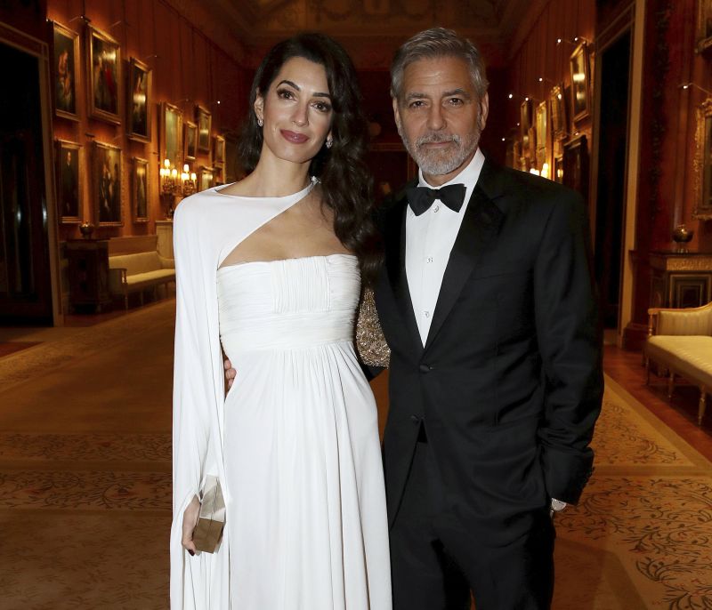 O George Clooney ξαναχτυπά: Η αποκάλυψη για τον Κάρολο και την Meghan με τον Harry