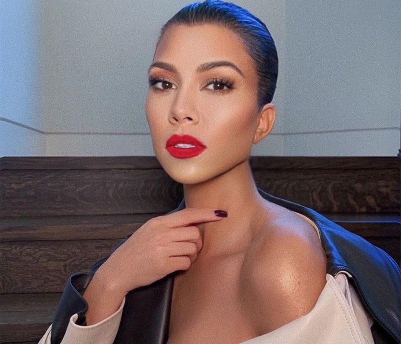Η Kourtney Kardashian έκανε τη χειρότερη επεξεργασία στην ιστορία του photoshop