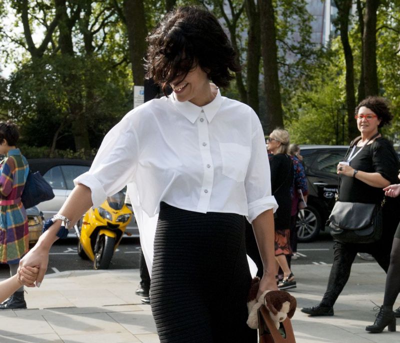 Τρία styling tips για να φοράς το λευκό πουκάμισο όπως καμία άλλη