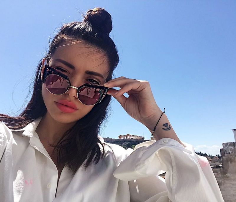 Sexiness alert: Η Όλγα Φαρμάκη ποζάρει με το μπικίνι της και το Instagram «παίρνει φωτιά»