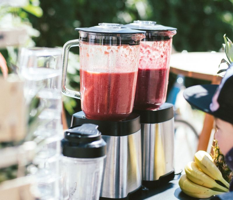 Πρήξιμο στην κοιλιά: 3 smoothies για να το καταπολεμήσεις, πριν φύγεις για διακοπές