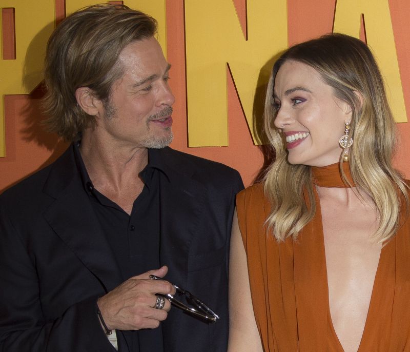 Διάσημη ηθοποιός προσπάθησε να φιλήσει τον Brad Pitt στο στόμα και η σκηνή έγινε viral
