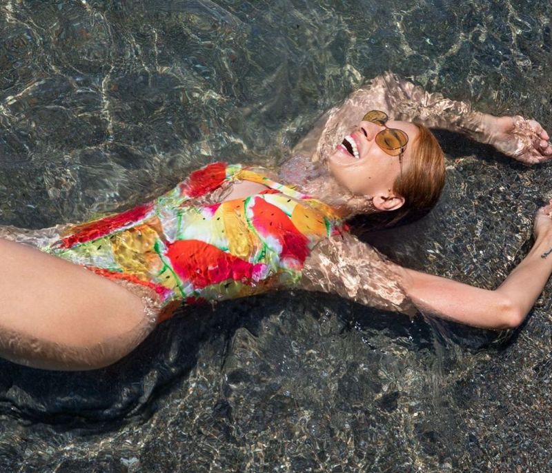 H Μαρία Ηλιάκη ποζάρει topless και αναστατώνει το Instagram