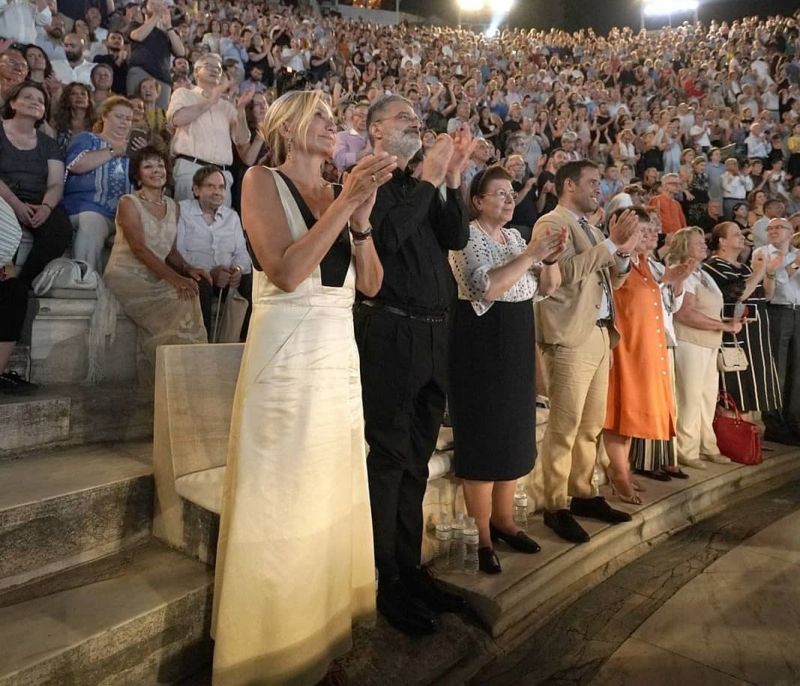 Η Μαρέβα Μητσοτάκη αποκάλυψε με μία φωτογραφία την ιδιαίτερη στυλιστική της επιλογή για το καλοκαίρι