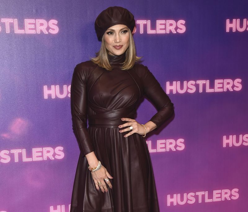 H Jennifer Lopez με αυτό το look της μας κάνει να ανυπομονούμε να έρθει ο χειμώνας
