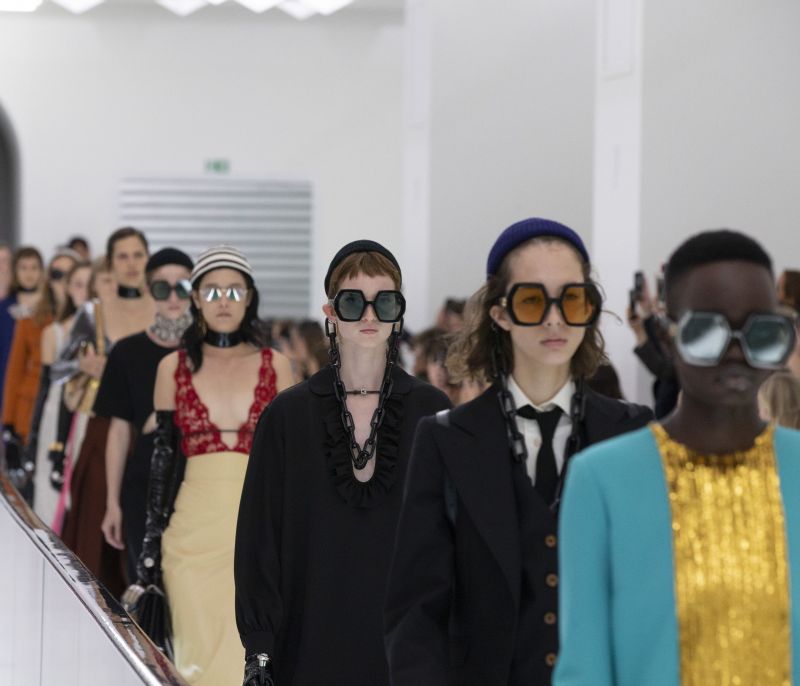 Gucci S/S 2020: μία συλλογή-ύμνος στις νέες τεχνολογίες, στο μέλλον της μόδας και στο σεξ