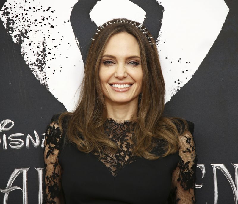 Όλες οι εμφανίσεις της Angelina Jolie από την περιοδεία για την ταινία Maleficent: Mistress of Evil