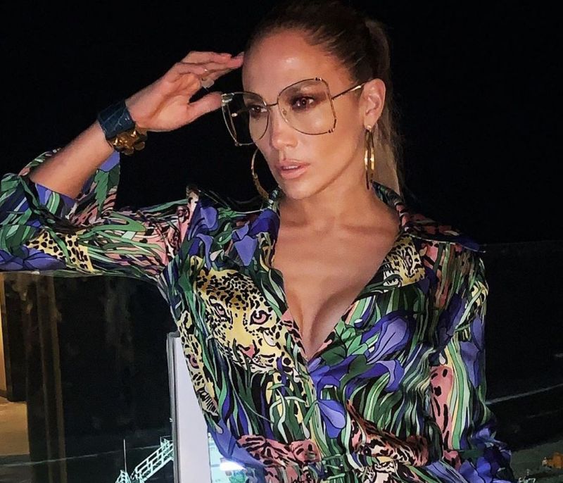Πόσο έτοιμη νιώθεις; Η Jennifer Lopez με νυφικό είναι ξεκάθαρα η πιο ωραία νύφη που έχεις δει ποτέ