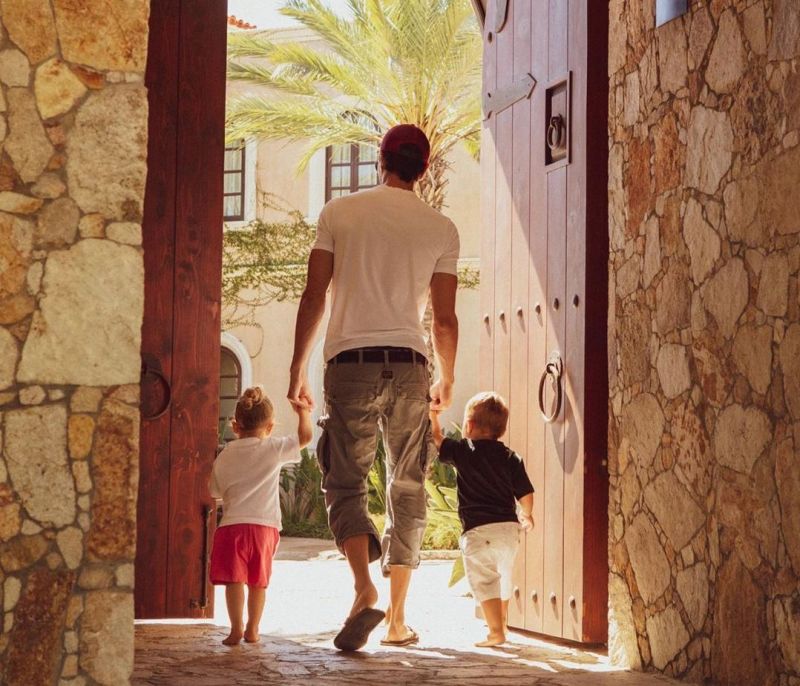 Έχεις δει πρόσφατα τα δίδυμα παιδιά του Enrique Iglesias; Μεγάλωσαν πολύ και είναι πανέμορφα