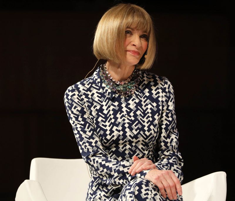 H Αnna Wintour στην Αθήνα μίλησε για το μέλλον της μόδας, τη βιωσιμότητα και τον Τσιτσιπά