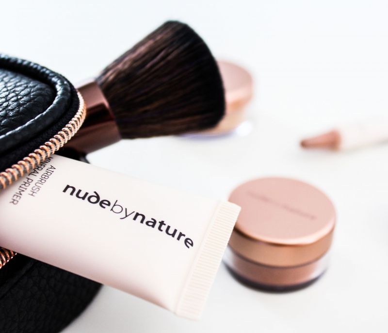 Μάθε πώς να αφαιρείς τον λεκέ από make up χρησιμοποιώντας μόνο λίγο αφρό ξυρίσματος
