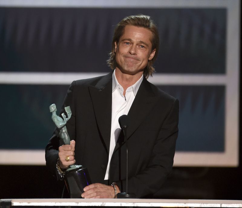 Ο Brad Pitt «έπιασε» στο στόμα του την Jolie στην ομιλία που έγινε viral