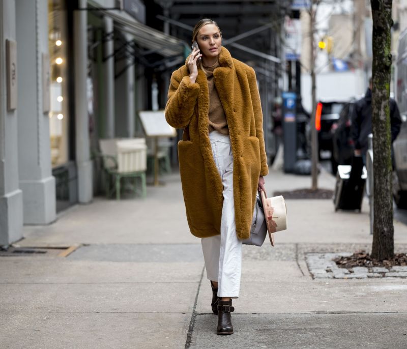 Faux Fur Coat: 6 στυλάτοι τρόποι να φορέσεις το απόλυτο παλτό γι' αυτήν την εποχή