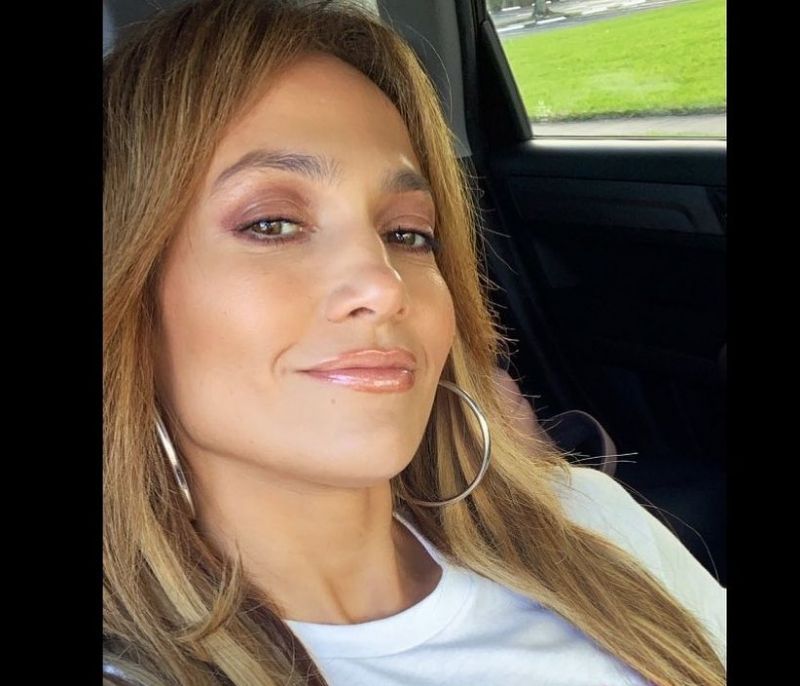 Σου έχουμε νέα! Η Jennifer Lopez κουρεύτηκε λίγο πριν το Super Bowl και είναι κάπως έτσι