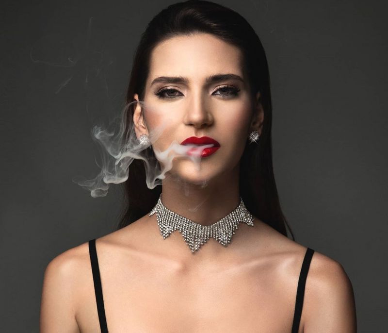 Όπα! Η Μαρία Μιχαλοπούλου από το GNTM ποζάρει με μαύρο δερμάτινο κορμάκι, και δεν αισθανόμαστε καλα