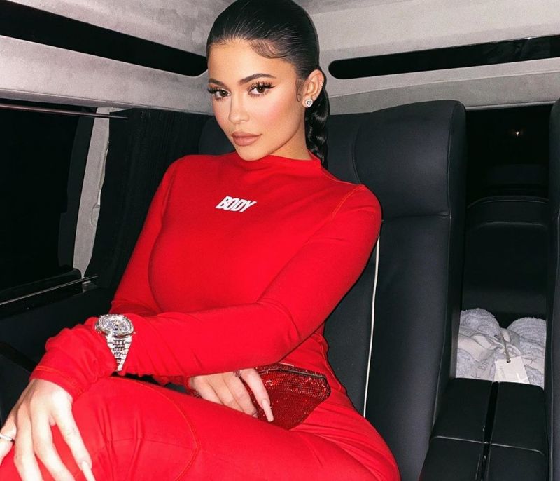 Η Kylie Jenner έγινε θεία, και η χαρά της είναι... διπλή!