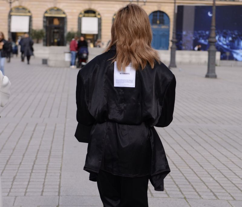 Models off duty και όχι μόνο: Street style εμφανίσεις από τους δρόμους του Παρισιού
