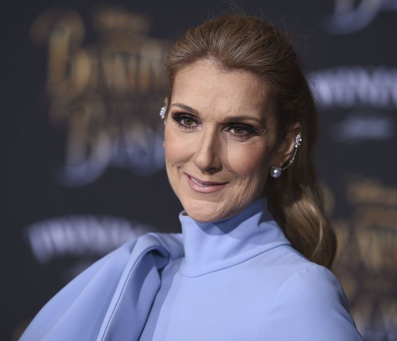 Η Celine Dion φόρεσε το πιο εκκεντρικό print που θα δούμε φέτος την άνοιξη
