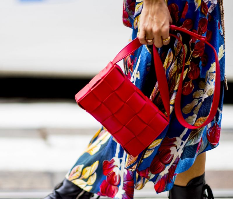 Αυτά τα chic αξεσουάρ θα αναβαθμίσουν τα outfits σου φέτος την άνοιξη