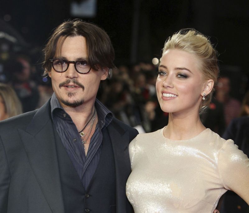 Η Amber Heard μόλις ξεσκεπάστηκε: Οι φωτό που αποδεικνύουν πως απατούσε τον Depp με τον Elon Musk
