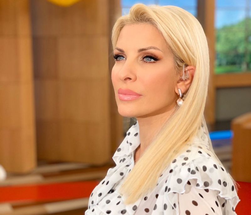 Η Ελένη Μενεγάκη έκανε κάτι που δεν συνηθίζει στο μακιγιάζ της και έχουμε τις λεπτομέρειες