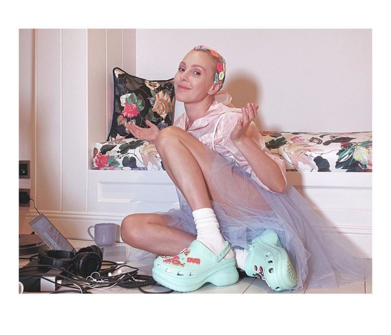 Έχεις δει το viral pillow challenge; Ε λοιπόν η TAMTA το έφτασε σε άλλο level (photos)