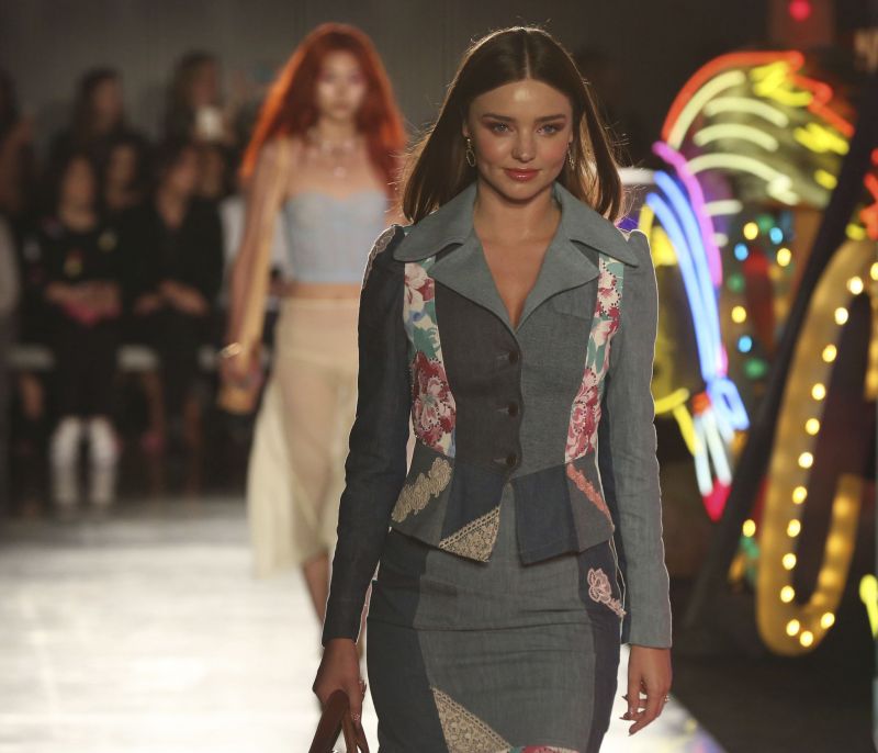To πρώτο virtual fashion show είναι γεγονός! (video)