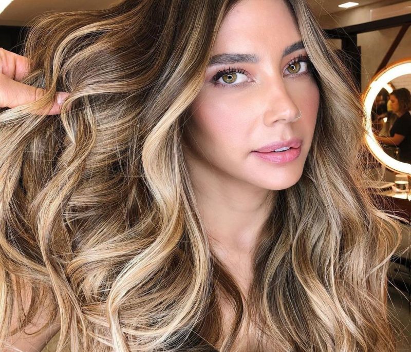 Καστανά, ξανθά και κόκκινα: Τα ωραιότερα balayage είναι εδώ για να διαλέξεις