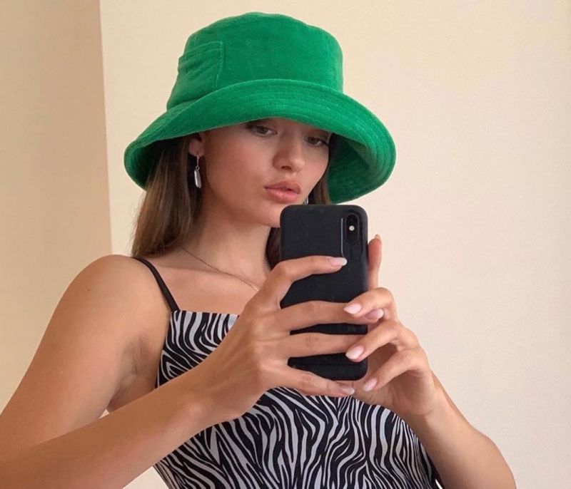 Στα 00s όλες φορούσαμε αυτά τα 3 fashion items και θα τα βάλουμε και πάλι