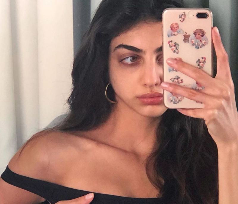 Η selfie της Ειρήνης Καζαριάν με το εκρηκτικό της μπούστο σε πρώτο πλάνο