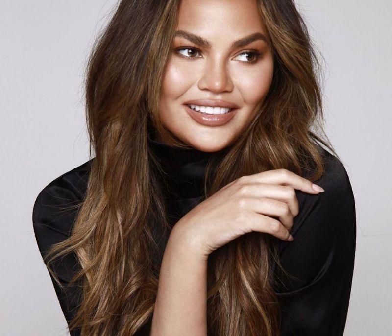 Chrissy Teigen: Η πρώτη σέξι εμφάνιση μετά την επέμβαση στο στήθος