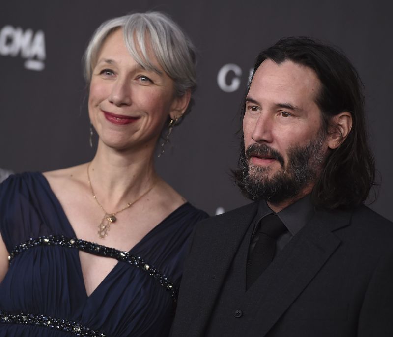 Ο Keanu Reeves βγήκε με την κοπέλα του αλλά μάντεψε ποια άλλη πήγε μαζί
