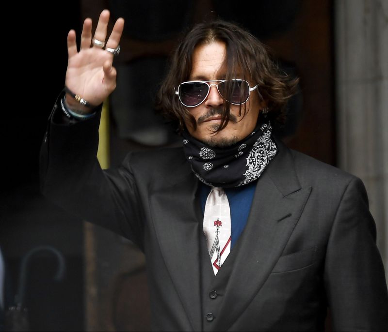 Όλος αυτός ο διασυρμός δεν αξίζει στον Johnny Depp
