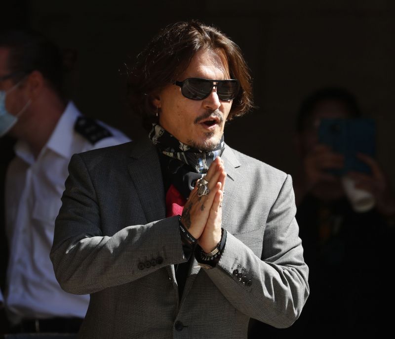 «Ο Depp έριξε την Kate Moss από τις σκάλες»: Νέα κατάθεση-φωτιά!