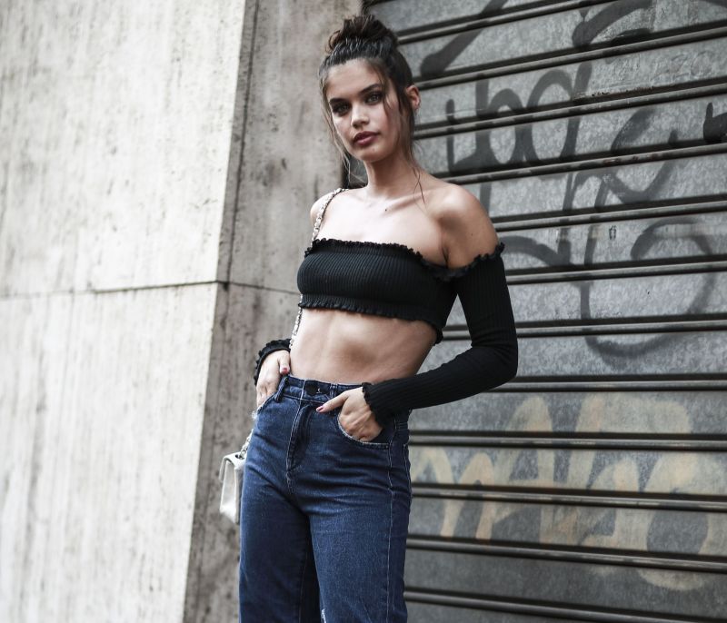 Crop Τop & Jean: Ο πιο κλασικός, καλοκαιρινός συνδυασμός ρούχων φέτος αναβαθμίζεται
