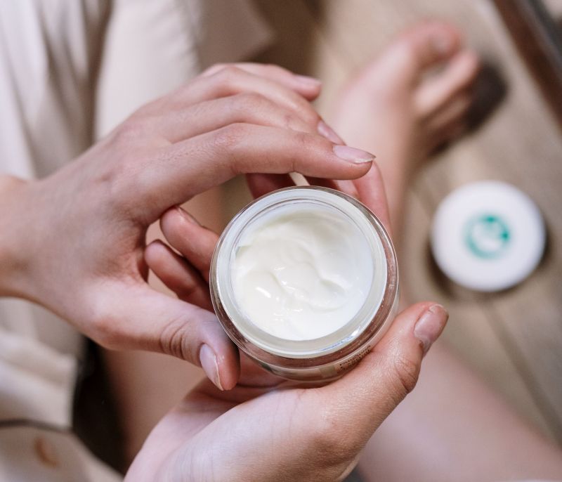 Πώς θα καταλάβεις αν η skincare routine σου περιέχει περιττά προϊόντα;