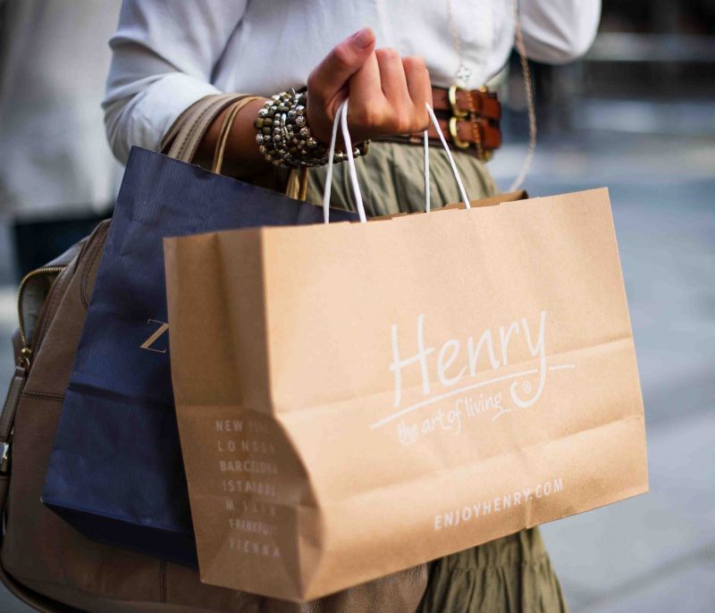 Shopping Therapy: Ποιο είναι πραγματικά το ποσοστό των καταναλωτών που θα ψωνίσει πριν τις διακοπές;