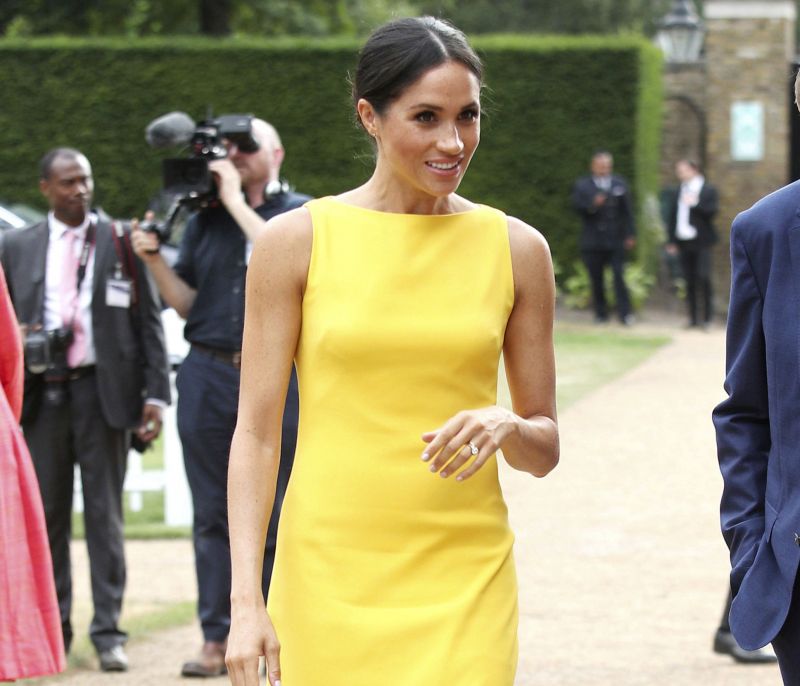 6 φορές που η Meghan Markle φόρεσε έντονα χρώματα σε δημόσιες εμφανίσεις