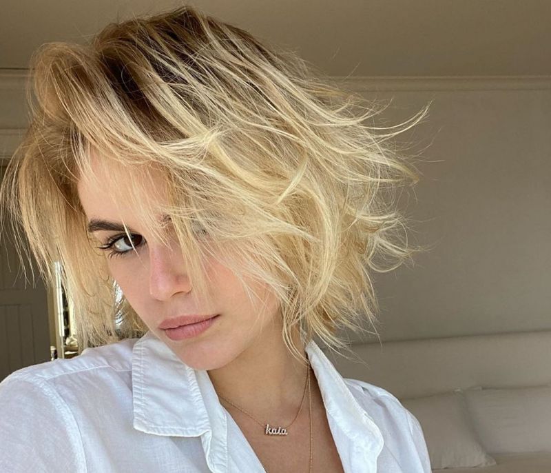 Τέλος το ξανθό! Η Kaia Gerber με νέα μαλλιά σε ένα άκρως ανατρεπτικό χρώμα