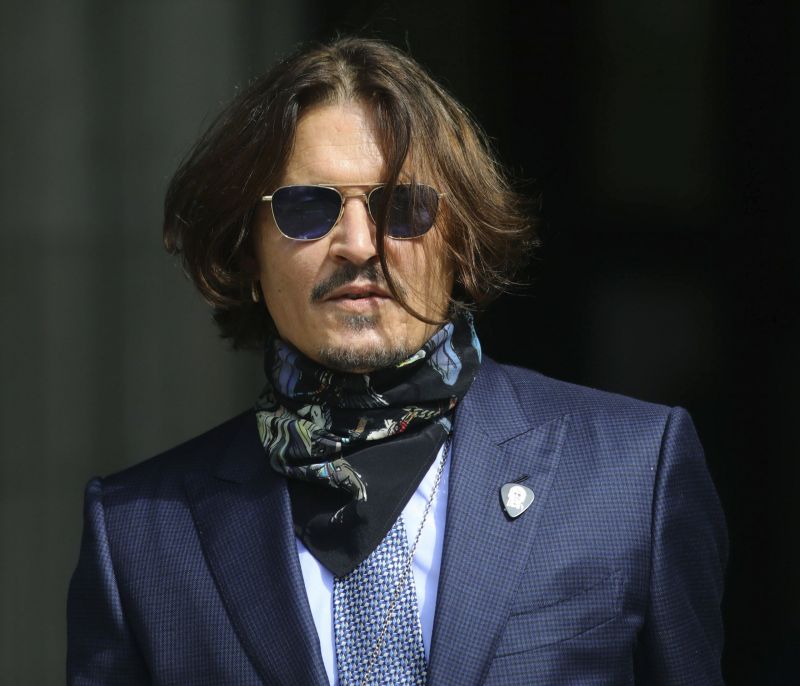 Johnny Depp: Έχει νέα σύντροφο και δεν φαντάζεσαι ποια είναι (photos)