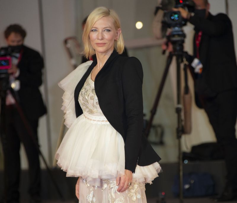 Φεστιβάλ Βενετίας 2020: Tα πρόσφατα red carpet looks που ξεχωρίσαμε