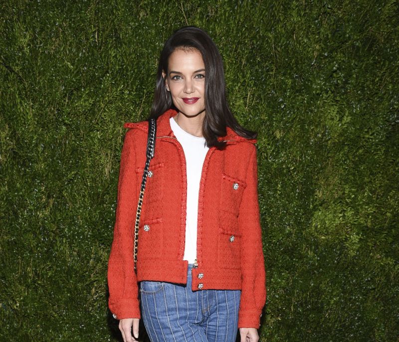 Η Katie Holmes συνδύασε με επιτυχία δύο αταίριαστα κομμάτια
