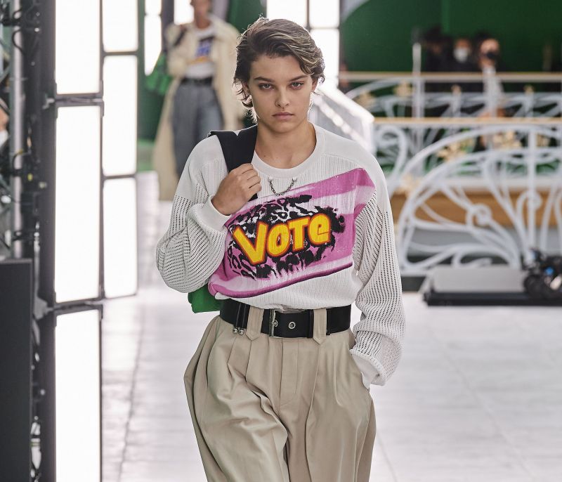 Tα παντελόνια που είδαμε στο show Louis Vuitton S/S '21 είναι ο λόγος που θέλουμε να έρθει η άνοιξη