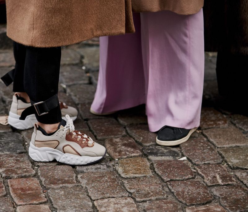 Sneakers & The City: Πώς να φορέσεις τα αθλητικά σου στην πόλη φέτος το φθινόπωρο