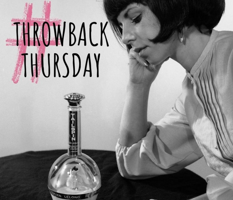 #tbt Όχι, το κορίτσι δεν κοιτάζει ένα μουσικό κουτί. Κοιτάζει ένα άρωμα με ιδιαίτερη ιστορία
