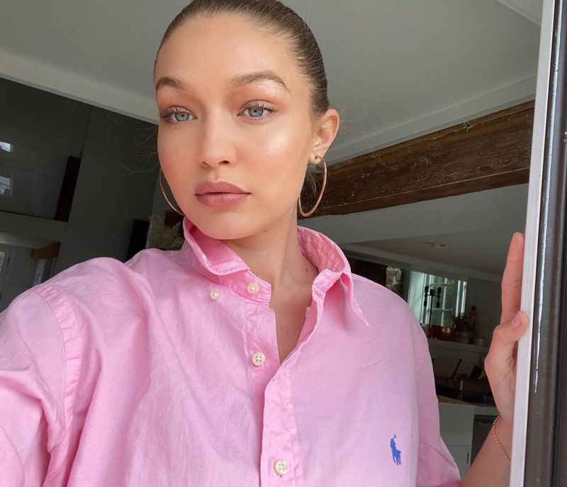 Η Gigi Hadid μας δείχνει το σώμα της ένα μήνα μετά τη γέννηση της κόρης της