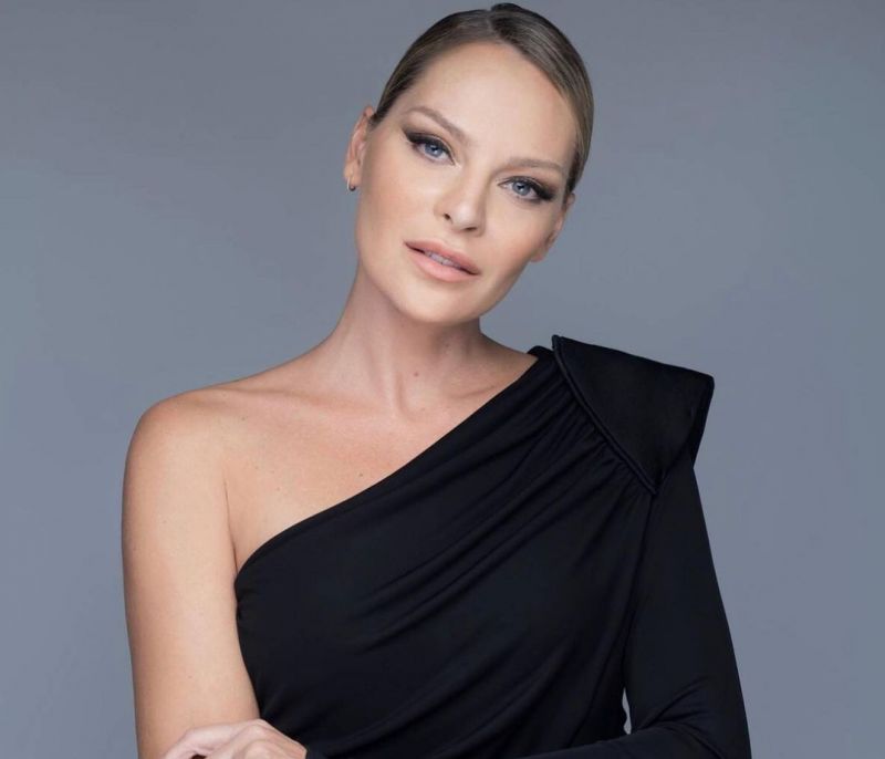 Η Υβόννη Μπόσνιακ φόρεσε το little black dress που πρέπει όλες να έχουμε