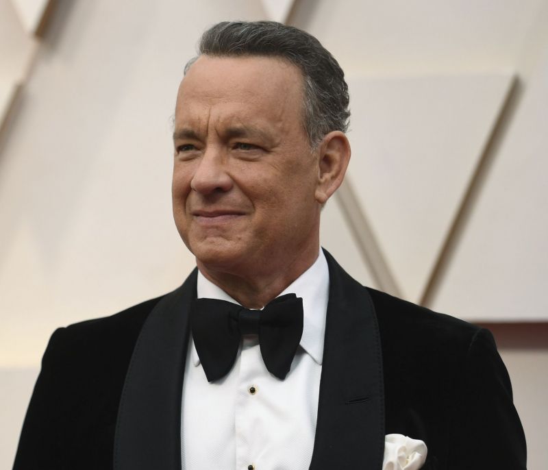 Έχεις δει τον μεγάλο γιο του Tom Hanks; Μοιάζει απίστευτα με τον μπαμπά του