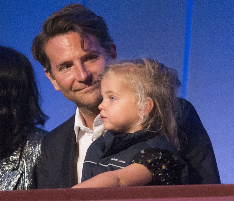 Έχεις δει τελευταία την κόρη των Bradley Cooper-Irina Shayk;