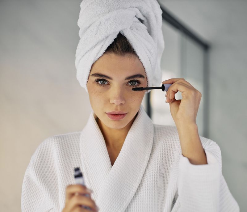 5 mascara tips για να έχεις πάντα εντυπωσιακές και μακριές βλεφαρίδες